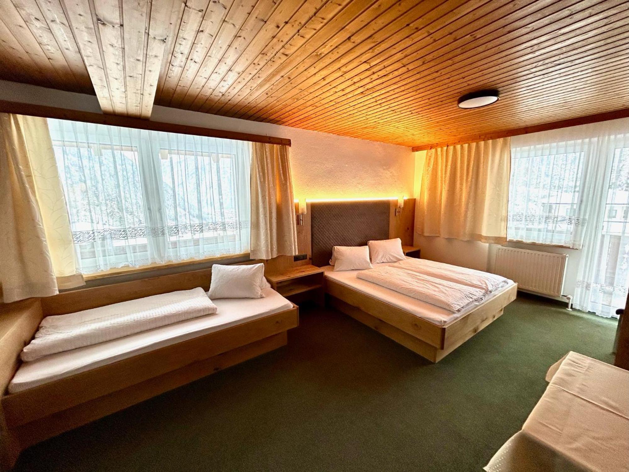 Haus Sonnegg Hotel Finkenberg Exterior photo